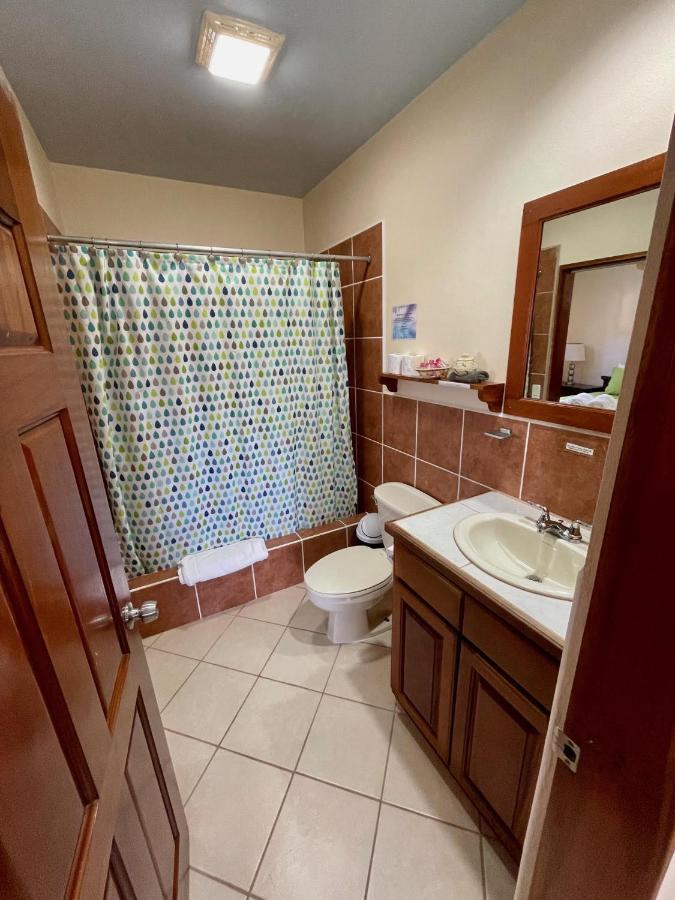 Pura Vida Inn Caye Caulker Buitenkant foto
