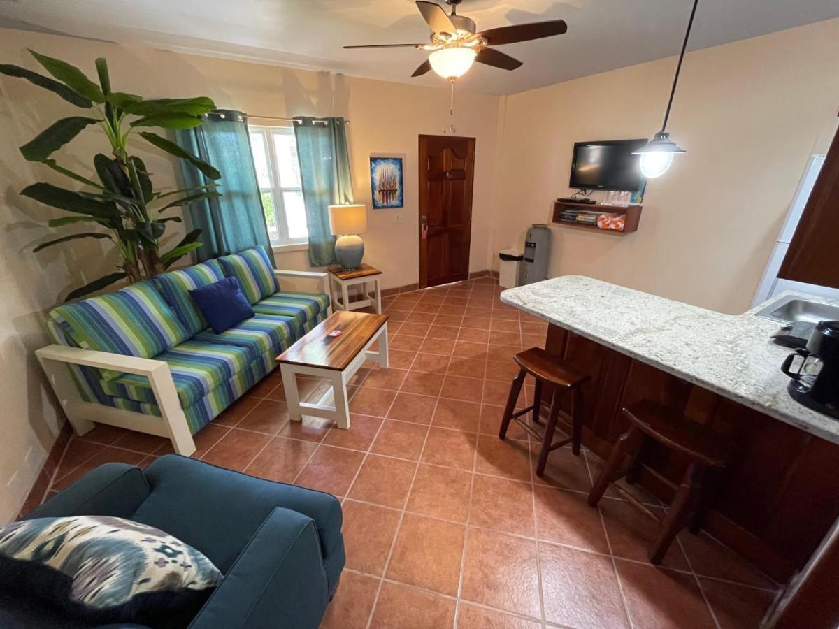 Pura Vida Inn Caye Caulker Buitenkant foto